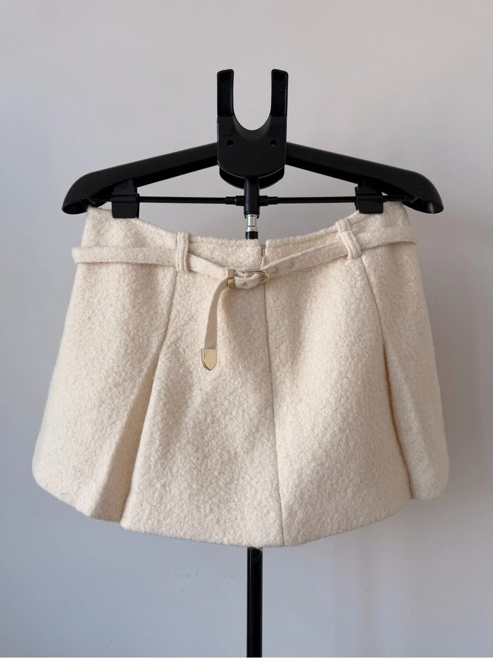 Reformation Cream Textured Pleated Mini Skirt with Belt NWOT
